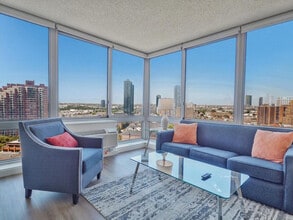 Building Photo - 33 Hudson St