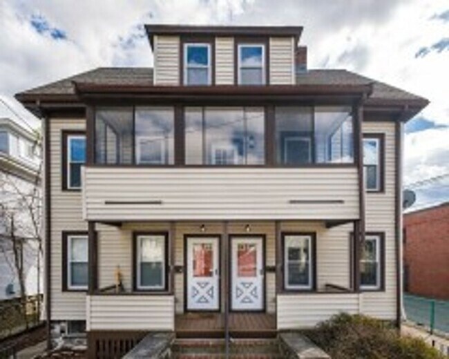 Building Photo - 7 Dexter St