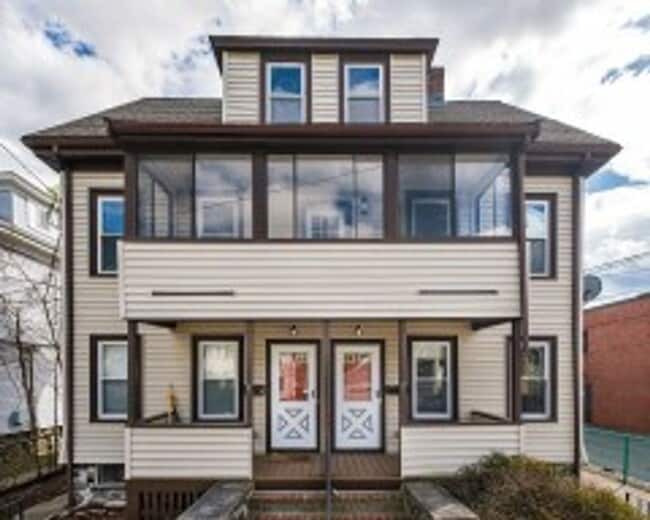 Building Photo - Renovated 4BR with In-Unit Laundry Near Moody Street