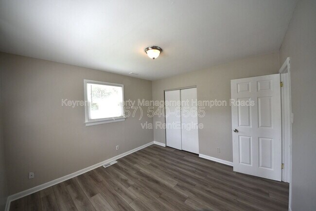 Building Photo - 213 Bassett Ave