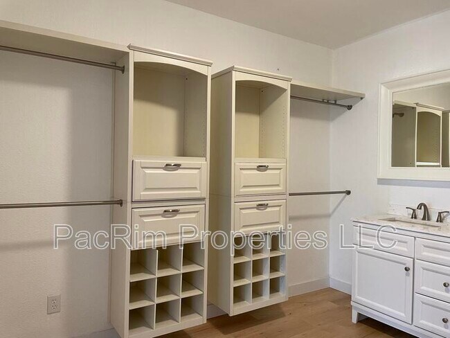 Building Photo - 9021 Lance Cir