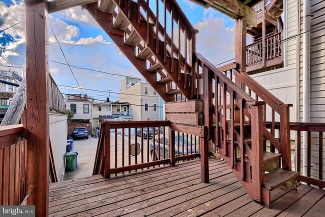 Building Photo - 1108 Baylis St