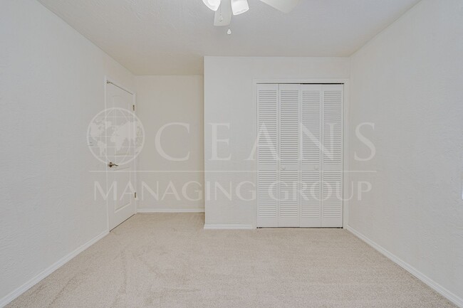 Building Photo - Updated Beachside Ormond Home