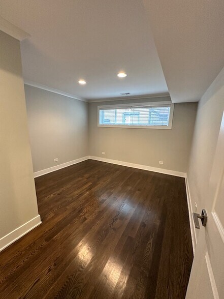 Building Photo - 4201 N Paulina St