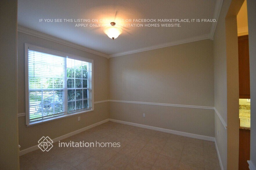 Building Photo - 1855 Lexington Pl