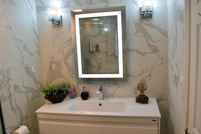 Building Photo - 3725 S Ocean Dr