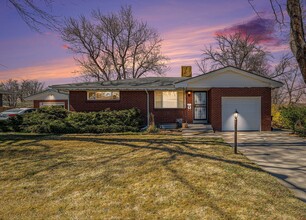 Building Photo - Spacious 4 bedroom home in the heart of Wheat Ridge!