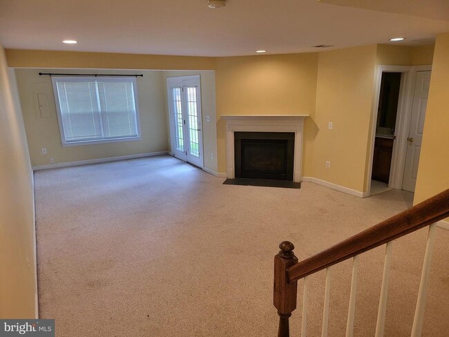 Building Photo - 6161 Popes Creek Pl