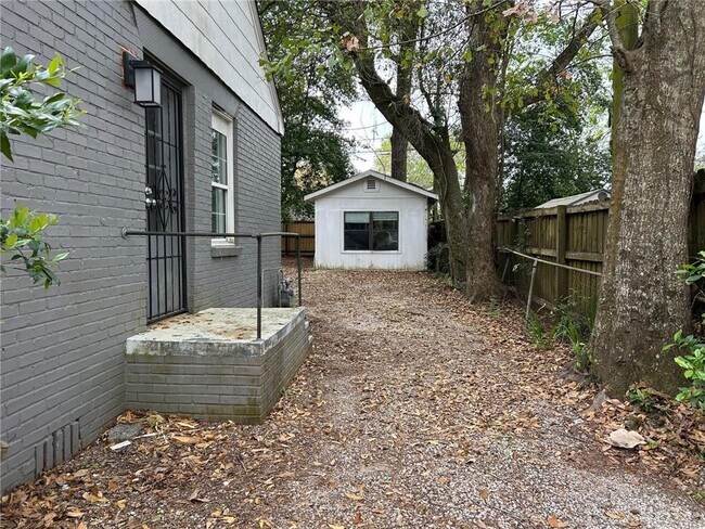 Building Photo - 2861 Ralston Rd