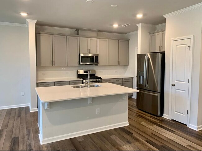 Building Photo - 525 Hazy Hls Ln