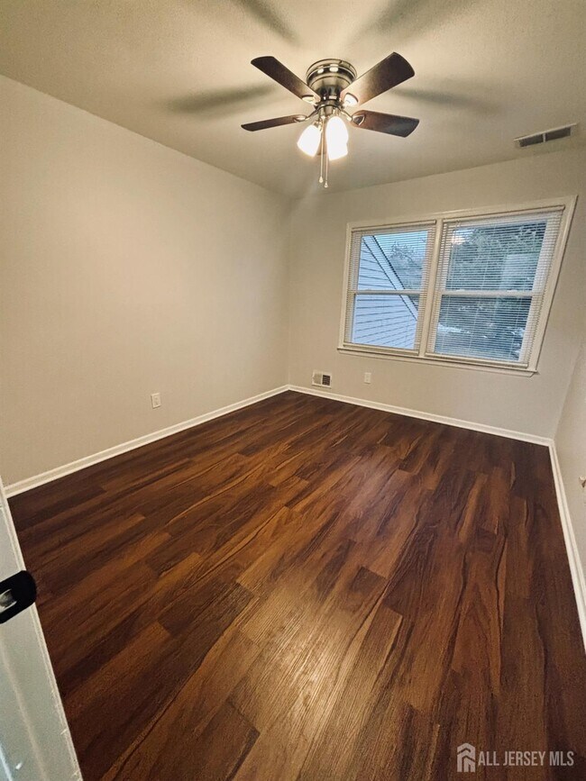 Building Photo - 1 Upperbrook Ct