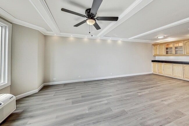 Building Photo - 1 Renaissance Pl