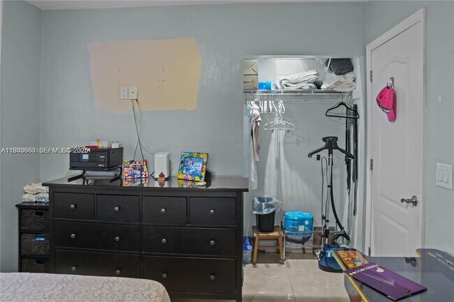 Building Photo - 117 W 34th St