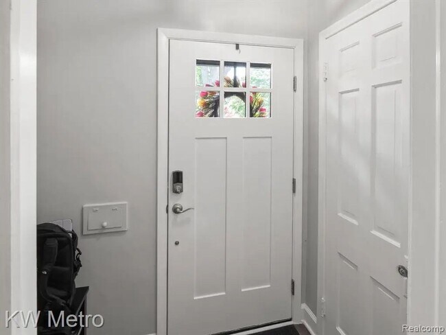 Building Photo - COMING SOON! Comfort & Convenience on Olmstead Street