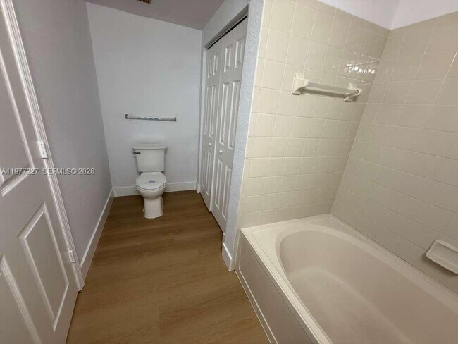 Building Photo - 201 Belmont Ln