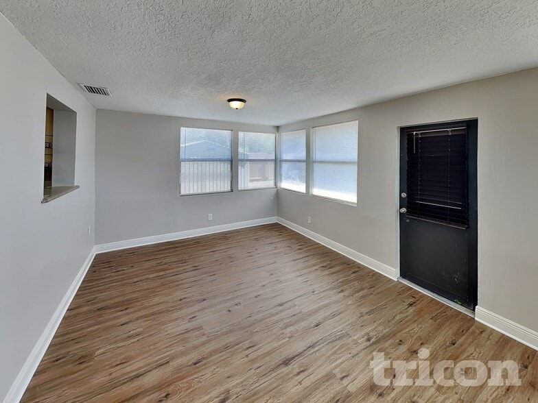 Building Photo - 2813 Whippet Ct