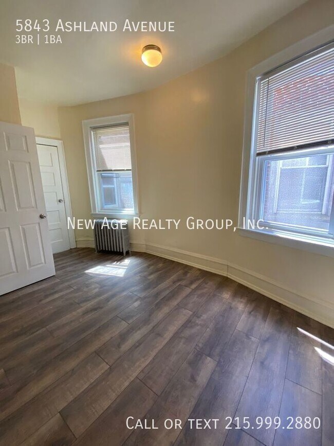 Building Photo - 5843 Ashland Ave