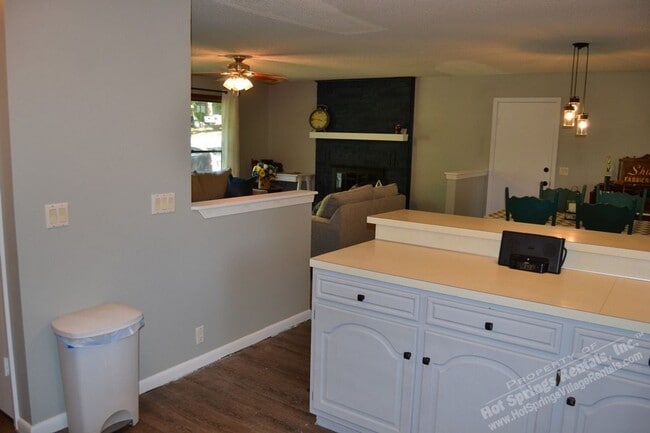 Building Photo - Lake DeSoto Area | Home |Unfurnished