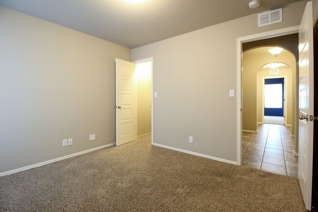 Building Photo - Custom Built 4 Bedroom In Southern Reserve...