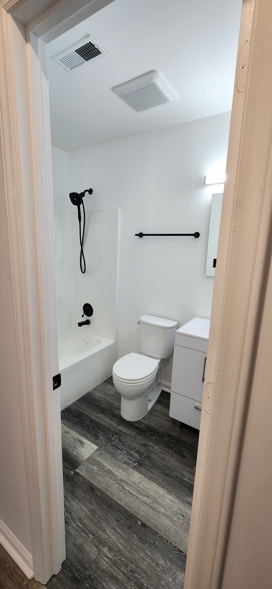 Bathroom - 2110 Twin Ave