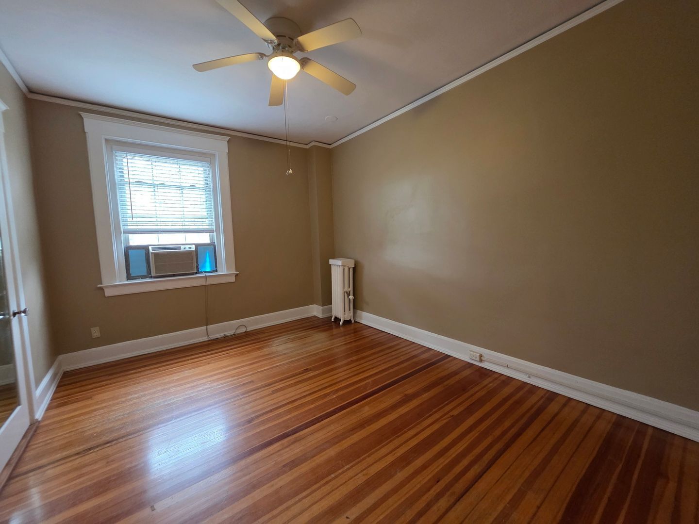 Building Photo - 600 W Olney Rd