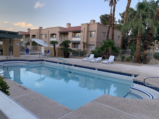 Building Photo - 5162 S Jones Blvd