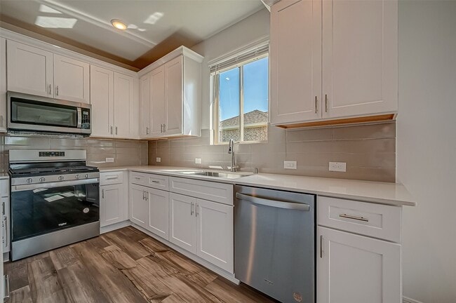 Building Photo - 7134 Glennwick Grv Ln