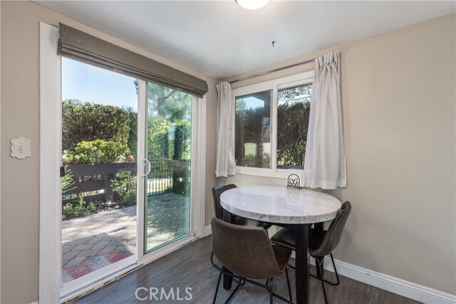 Building Photo - 28 Sycamore Ln