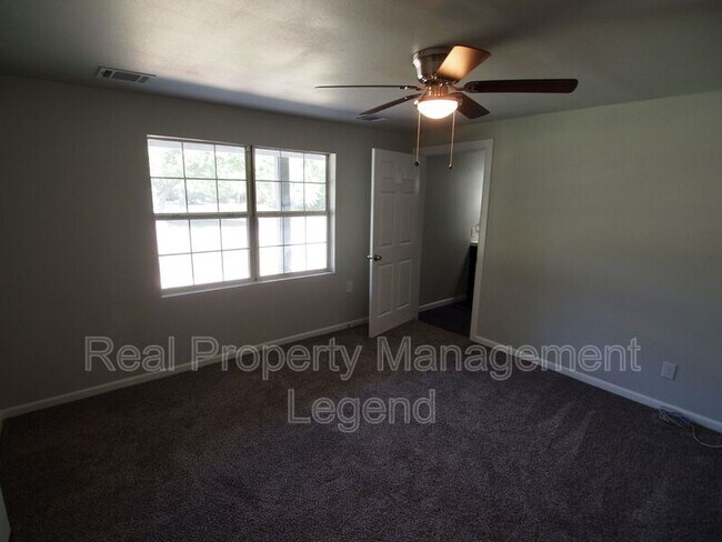 Building Photo - 502 S Rusk St