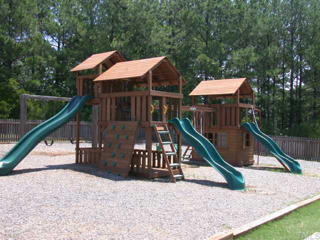 Building Photo - 210 Montview Way