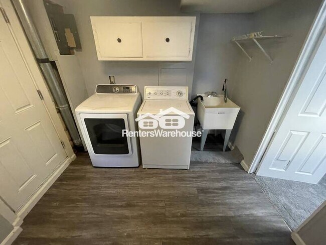 Building Photo - 20 Stewarton Ct