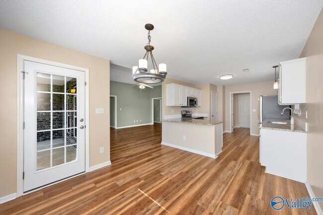 Building Photo - 247 De Jan Rd