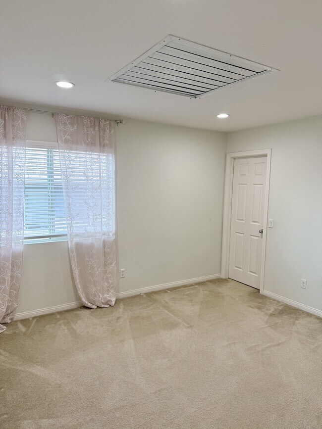 Building Photo - 11226 Evergreen Loop
