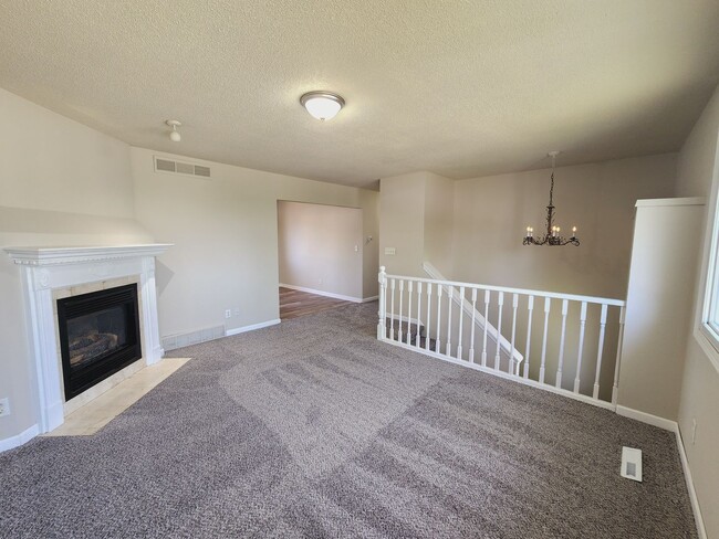 Building Photo - 3 Bedroom 2 Bath Home Available in Knoxville