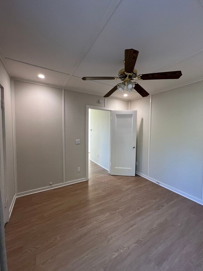 Building Photo - Laguna Beach Cottage Home 2 Bed 1 Bath