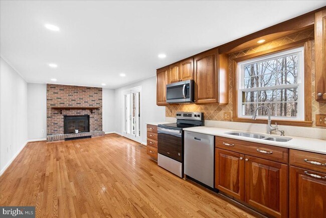 Building Photo - 8300 White Star Ct