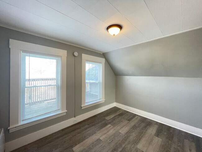 Building Photo - 29 Pennacook St