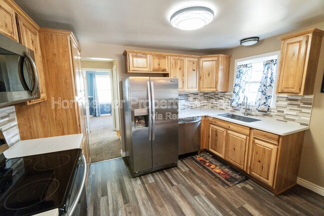 Building Photo - 2527 W Walton Ave