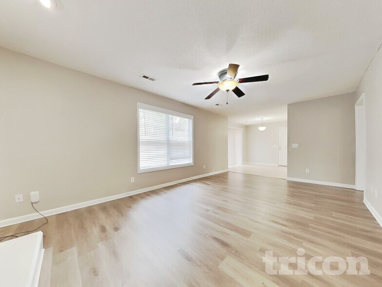 Building Photo - 226 Linden Rd