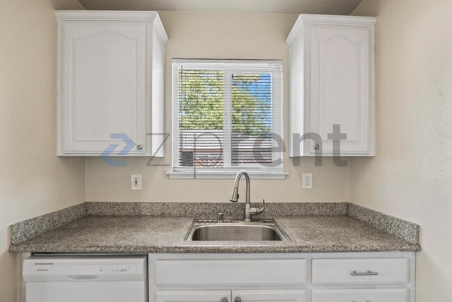 Building Photo - 1765 Landana Dr