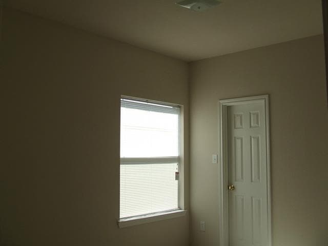 Building Photo - 921 Jenni Dr
