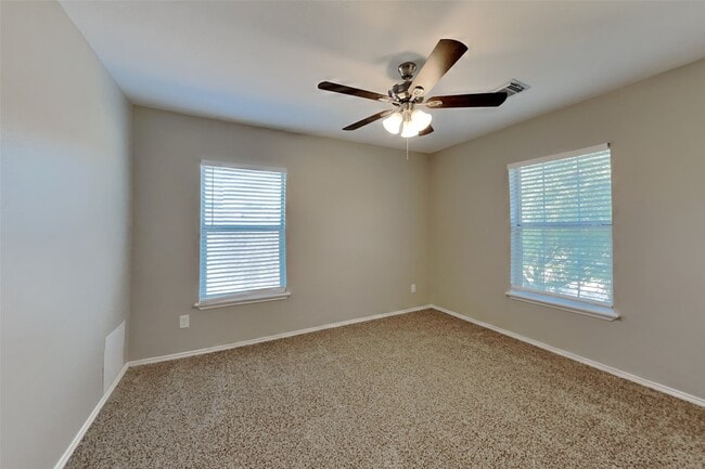 Building Photo - 5015 Mossy Bridge Dr