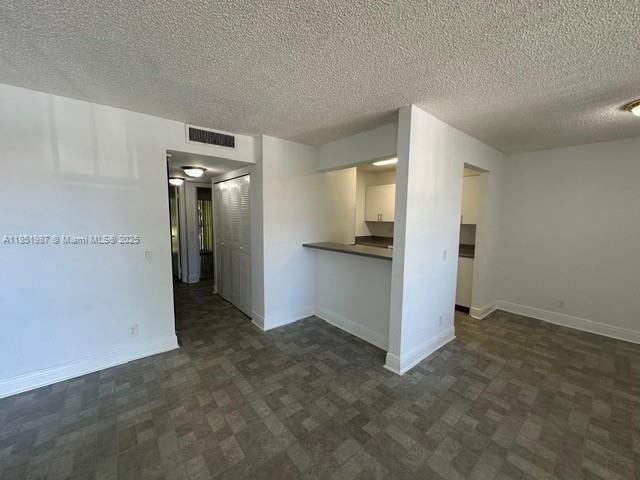 Building Photo - 517 Meadows Cir
