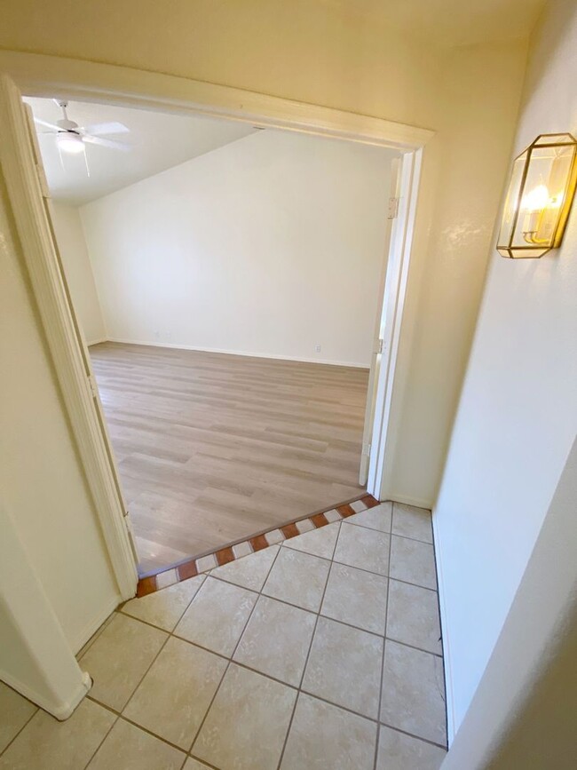 Building Photo - Corner Lot Property 3 bedroom 2 Bath