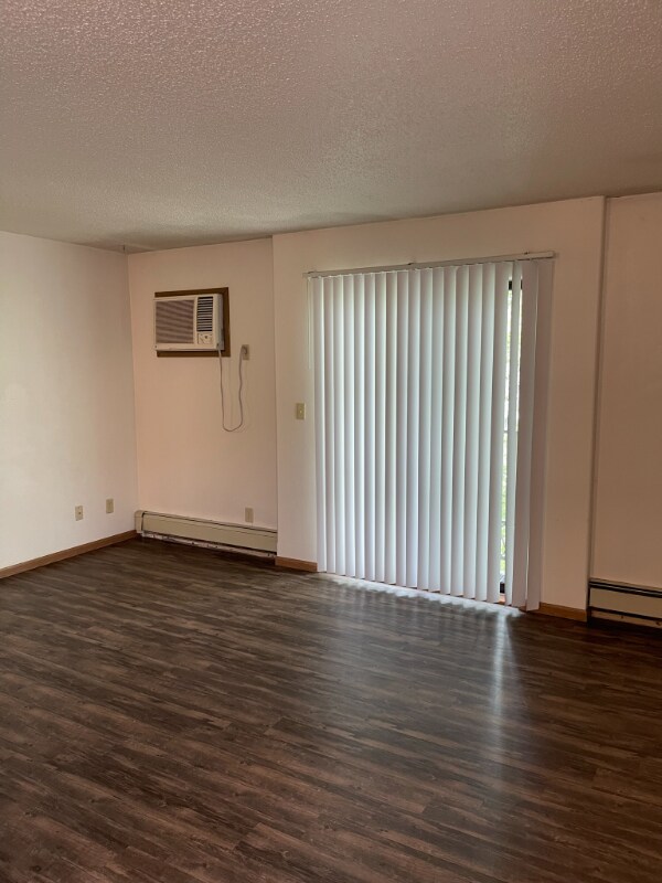 Building Photo - 510 S Van Buren St