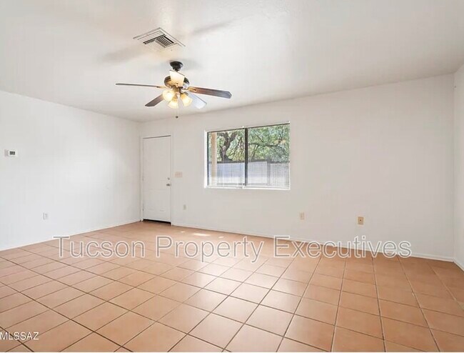 Building Photo - 1107 W Sonora St