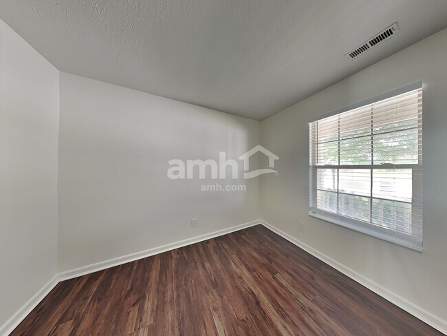 Building Photo - 5223 Waterton Lakes Dr