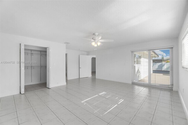 Building Photo - 7125 SW 93rd Ct