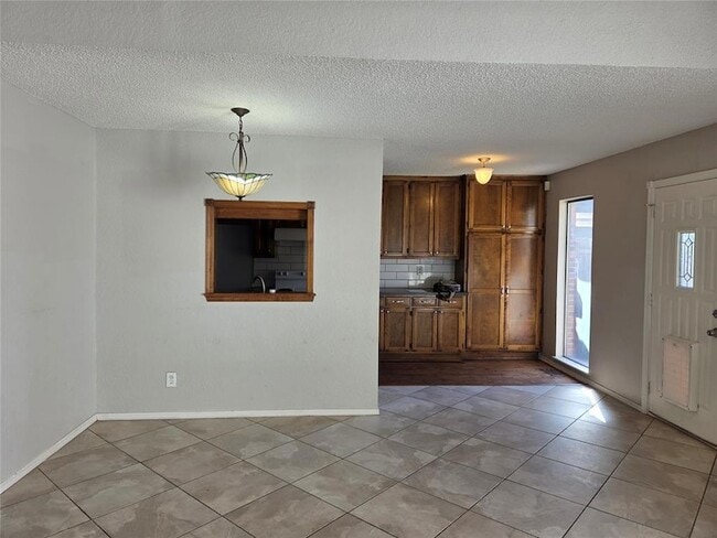 Building Photo - 317 Abilene Ave