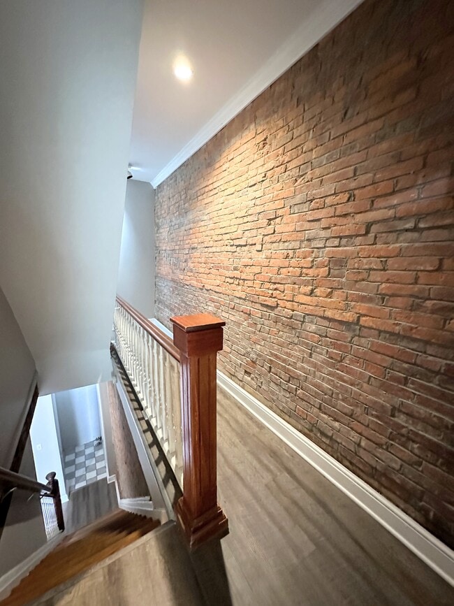 Building Photo - 2221 Jane St